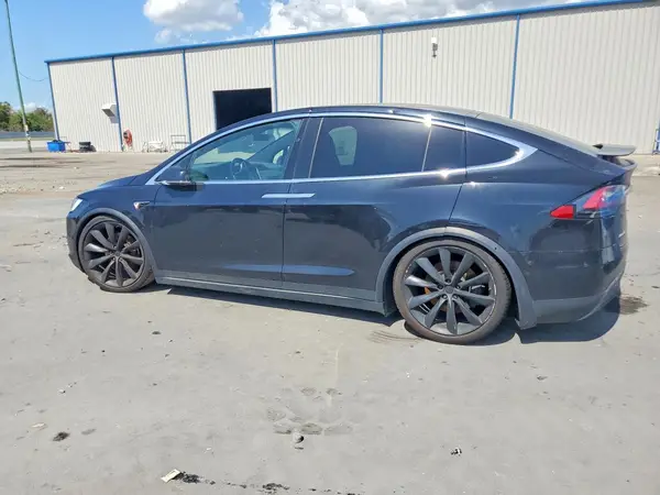 5YJXCBE21HF051158 2017 TESLA MODEL X - Image 2