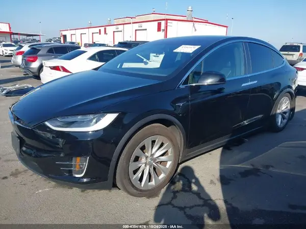 5YJXCBE21HF051337 2017 TESLA MODEL X - Image 2
