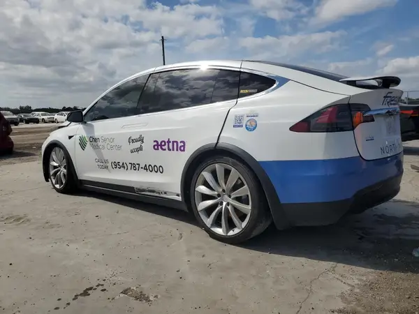 5YJXCBE21HF053752 2017 TESLA MODEL X - Image 2