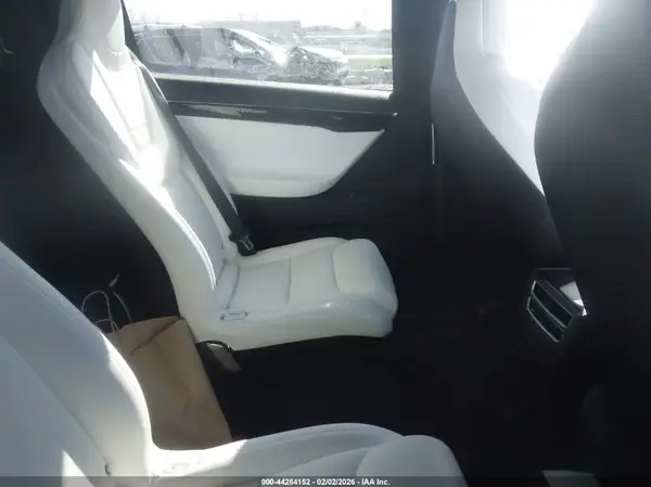 5YJXCBE21HF055095 2017 TESLA MODEL X - Image 8