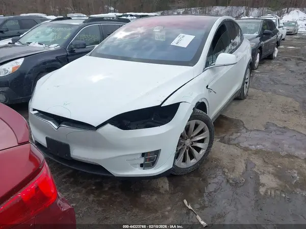 5YJXCBE21HF057705 2017 TESLA MODEL X - Image 2