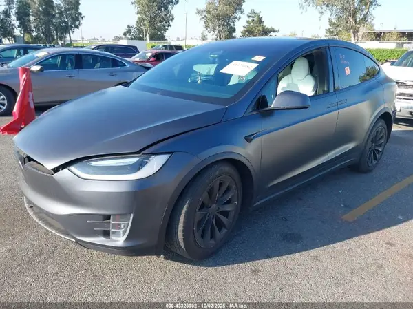 5YJXCBE21HF067442 2017 TESLA MODEL X - Image 2