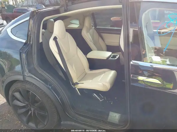 5YJXCBE21JF089026 2018 TESLA MODEL X - Image 8