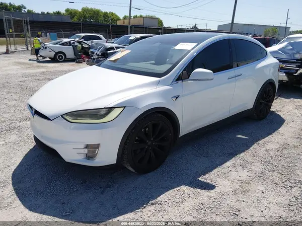 5YJXCBE21JF103278 2018 TESLA MODEL X - Image 2