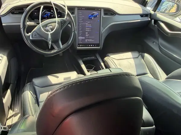 5YJXCBE21JF110599 2018 TESLA MODEL X - Image 8