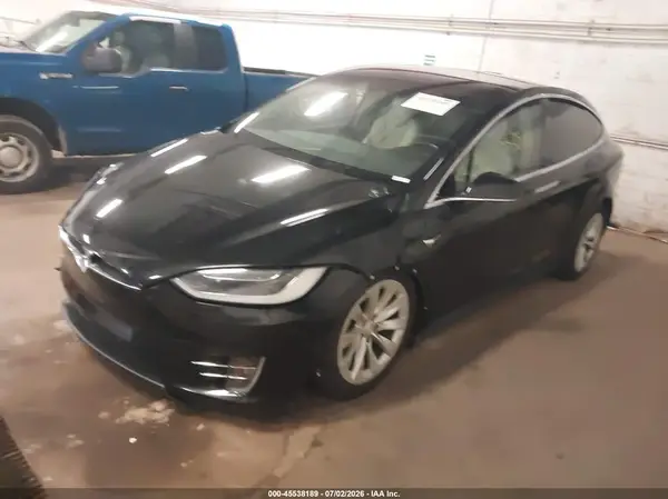 5YJXCBE21JF112787 2018 TESLA MODEL X - Image 2