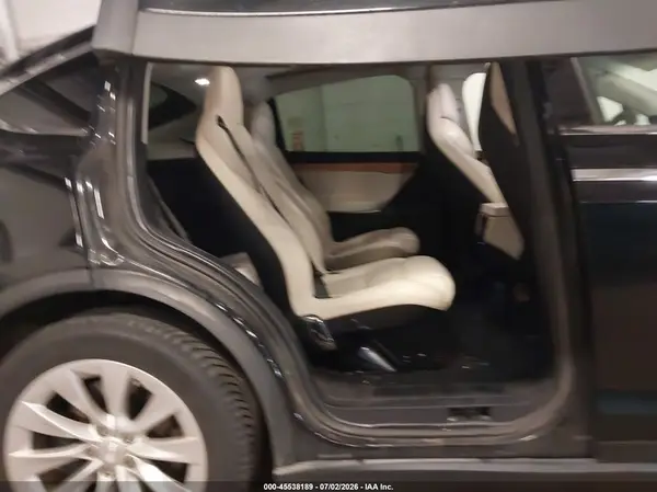 5YJXCBE21JF112787 2018 TESLA MODEL X - Image 8
