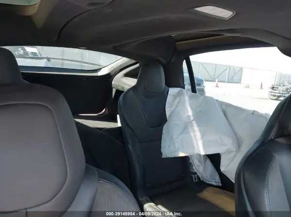 5YJXCBE21JF115561 2018 TESLA MODEL X - Image 8