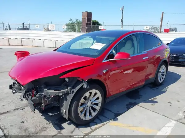 5YJXCBE21JF118962 2018 TESLA MODEL X - Image 2