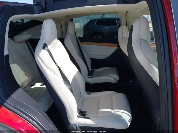 5YJXCBE21JF118962 2018 TESLA MODEL X - Image 8