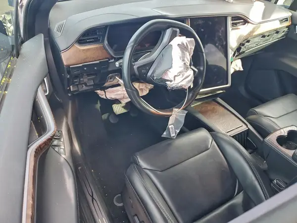 5YJXCBE21JF130061 2018 TESLA MODEL X - Image 8