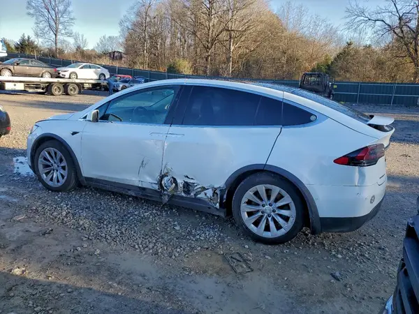 5YJXCBE21JF133753 2018 TESLA MODEL X - Image 2