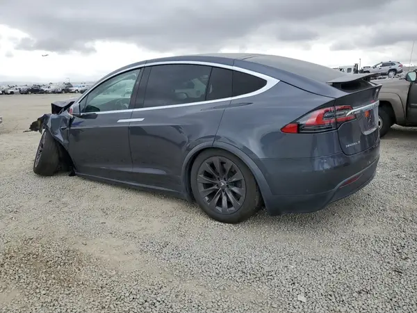 5YJXCBE21JF136877 2018 TESLA MODEL X - Image 2