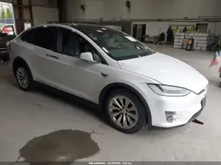 5YJXCBE21JF137561 2018 TESLA MODEL X
