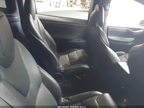 5YJXCBE21JF137561 2018 TESLA MODEL X - Image 8
