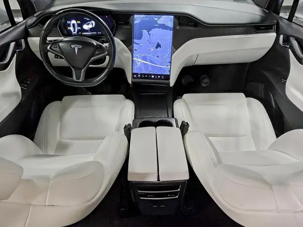 5YJXCBE21JF138919 2018 TESLA MODEL X - Image 8