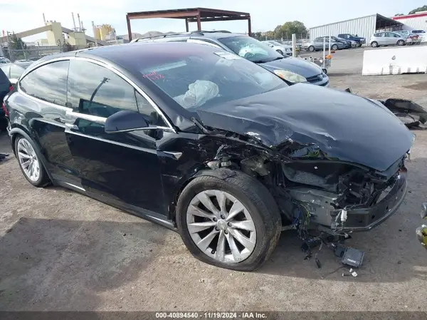 5YJXCBE21JF140508 2018 TESLA MODEL X - Image 1