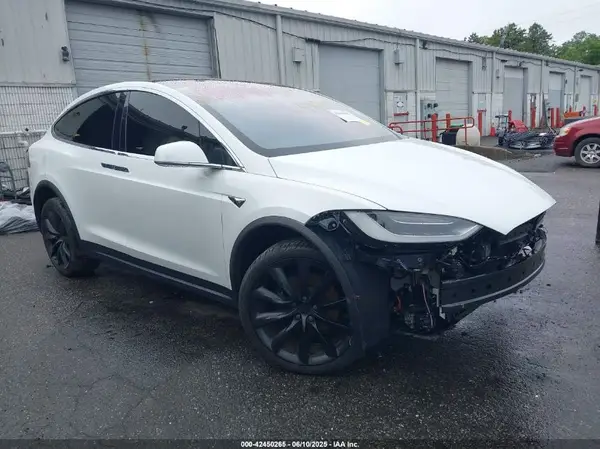 5YJXCBE21JF141187 2018 TESLA MODEL X - Image 1