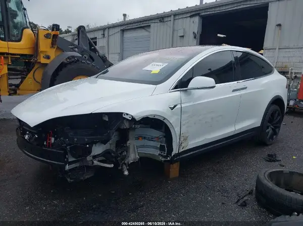 5YJXCBE21JF141187 2018 TESLA MODEL X - Image 2