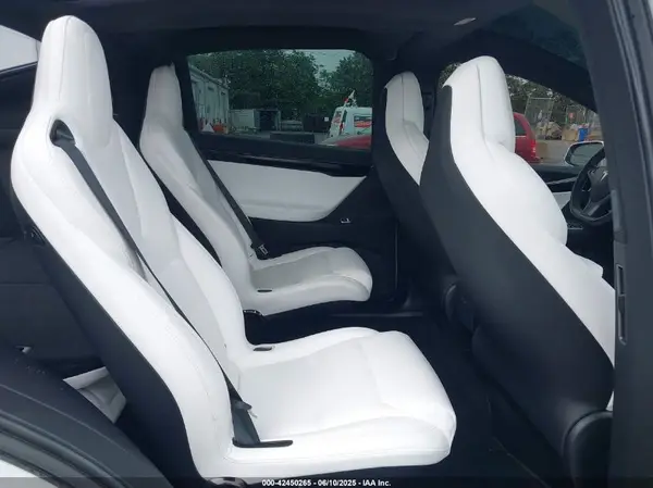 5YJXCBE21JF141187 2018 TESLA MODEL X - Image 8