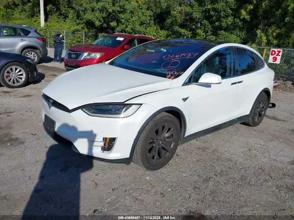 5YJXCBE21JF142694 2018 TESLA MODEL X - Image 2