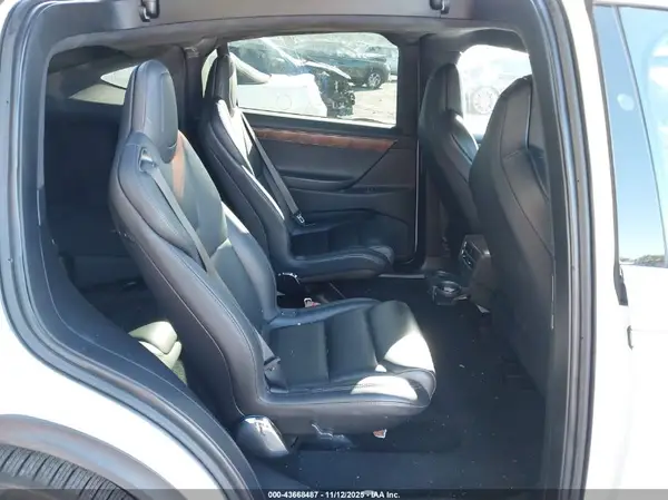 5YJXCBE21JF142694 2018 TESLA MODEL X - Image 8