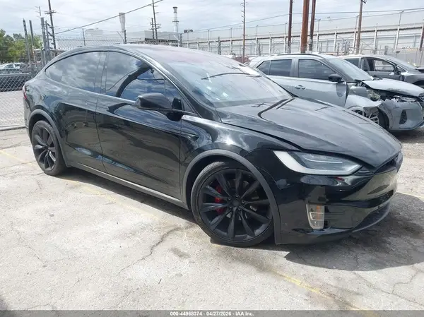 5YJXCBE21JF142808 2018 TESLA MODEL X - Image 1