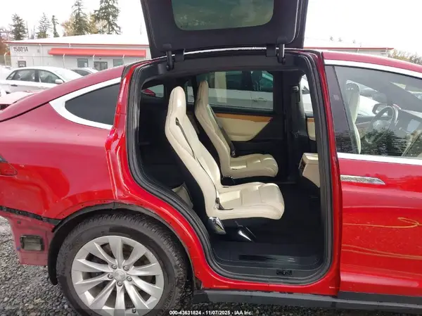 5YJXCBE21KF211465 2019 TESLA MODEL X - Image 8