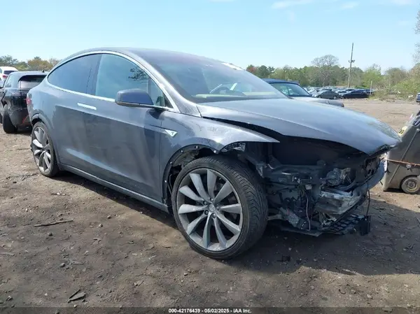 5YJXCBE22GF001996 2016 TESLA MODEL X - Image 1