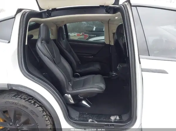 5YJXCBE22GF003831 2016 TESLA MODEL X - Image 8