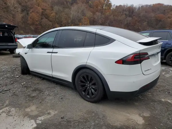 5YJXCBE22GF006633 2016 TESLA MODEL X - Image 2