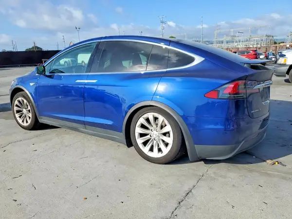 5YJXCBE22GF008026 2016 TESLA MODEL X - Image 2