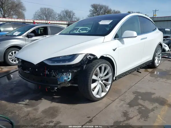 5YJXCBE22HF043618 2017 TESLA MODEL X - Image 2