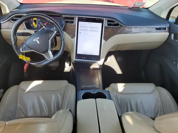 5YJXCBE22HF044770 2017 TESLA MODEL X - Image 8