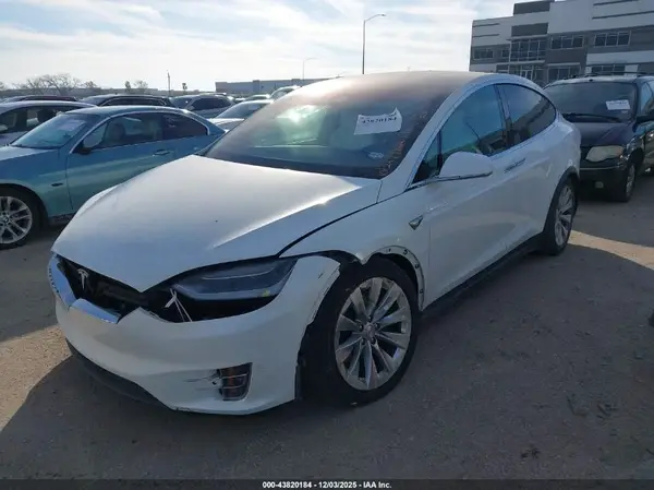 5YJXCBE22HF049144 2017 TESLA MODEL X - Image 2