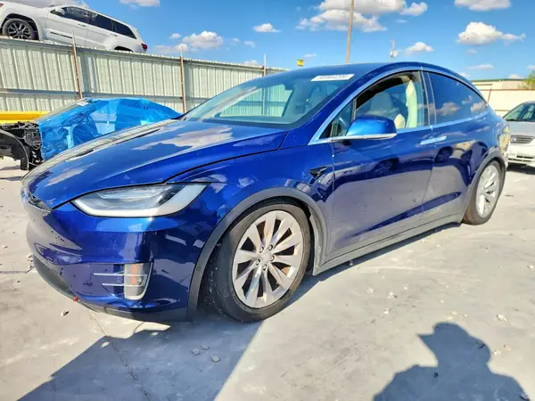 5YJXCBE22HF051279 2017 TESLA MODEL X - Image 1