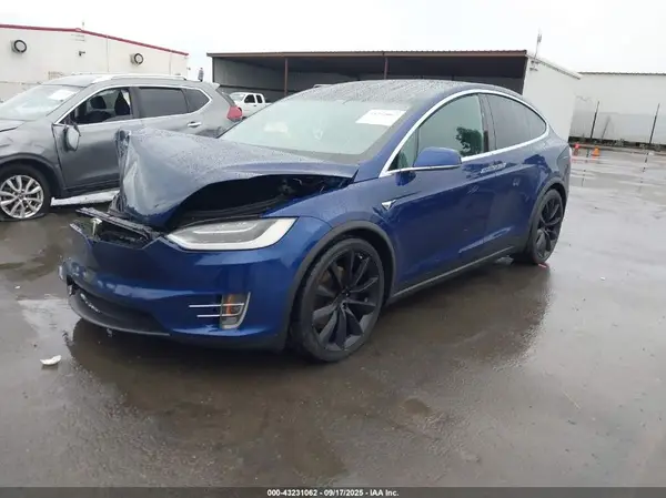 5YJXCBE22HF053713 2017 TESLA MODEL X - Image 2