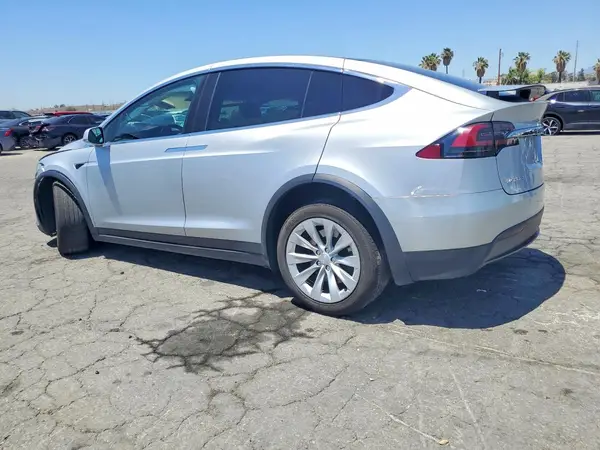 5YJXCBE22HF055168 2017 TESLA MODEL X - Image 2