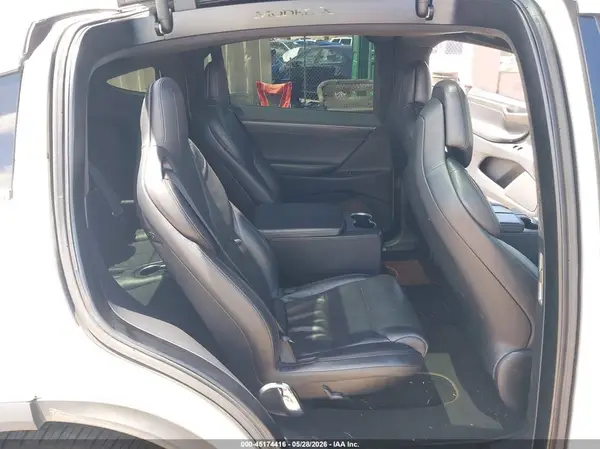 5YJXCBE22HF055218 2017 TESLA MODEL X - Image 8