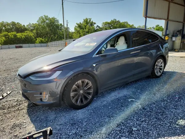 5YJXCBE22HF060645 2017 TESLA MODEL X - Image 1