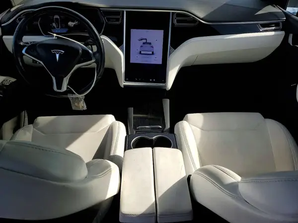 5YJXCBE22HF065652 2017 TESLA MODEL X - Image 8