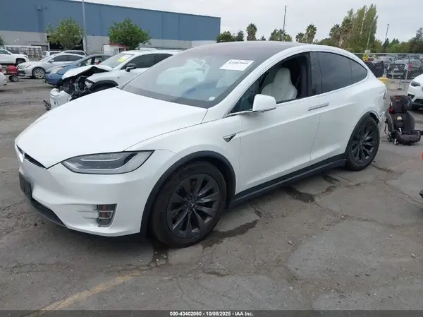 5YJXCBE22HF076523 2017 TESLA MODEL X - Image 2
