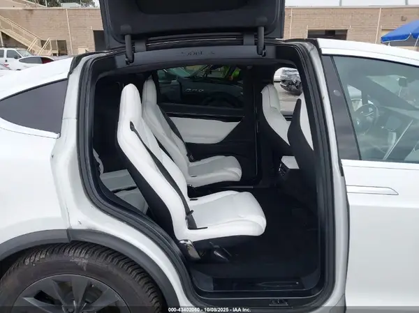 5YJXCBE22HF076523 2017 TESLA MODEL X - Image 8