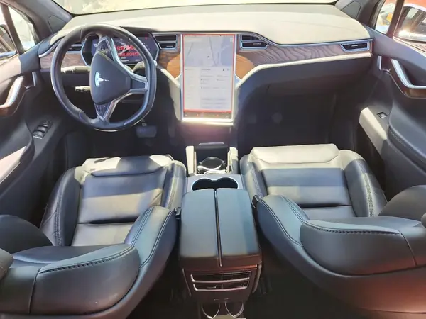 5YJXCBE22JF091383 2018 TESLA MODEL X - Image 8