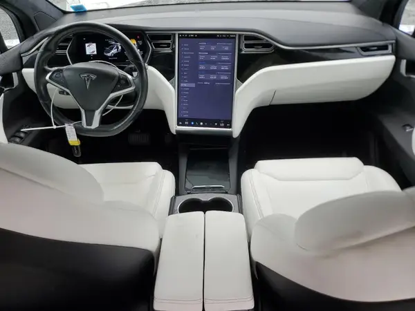 5YJXCBE22JF091447 2018 TESLA MODEL X - Image 8