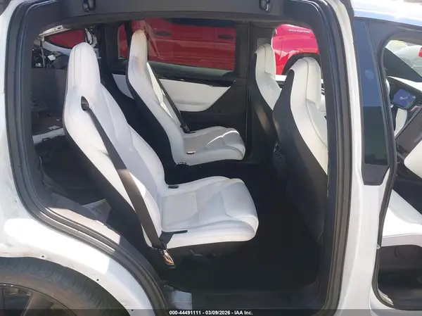 5YJXCBE22JF103533 2018 TESLA MODEL X - Image 8