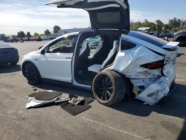 5YJXCBE22JF103595 2018 TESLA MODEL X - Image 2