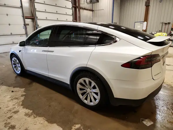 5YJXCBE22JF105251 2018 TESLA MODEL X - Image 2