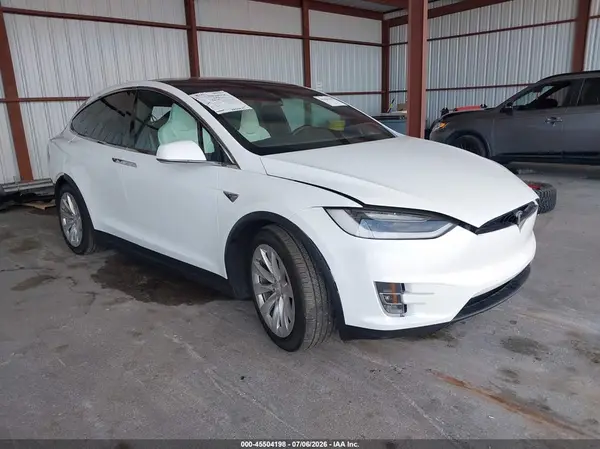 5YJXCBE22JF112037 2018 TESLA MODEL X - Image 1