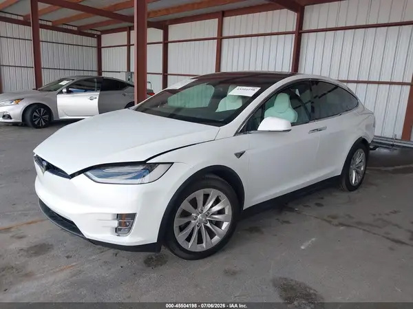 5YJXCBE22JF112037 2018 TESLA MODEL X - Image 2